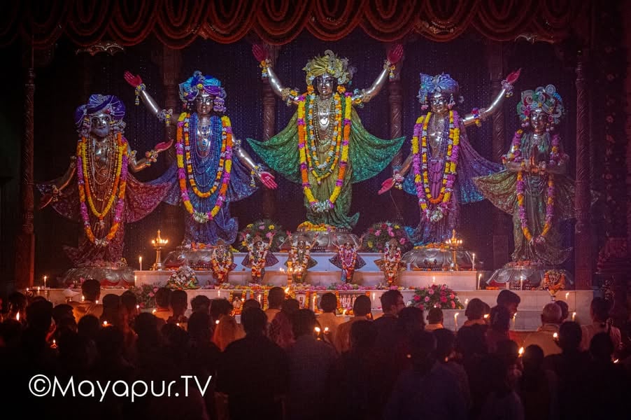 Kartik Deep Daan in Sri Dham Mayapur: Luminous Devotion and Dharmic Unity on Day 25
