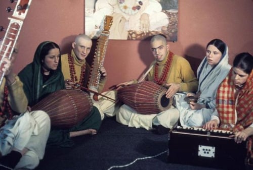 Srila Prabhupada’s Anga-Raga Masterclass: Painting Radha‑Krishna Deities, Meaning, and Mudra
