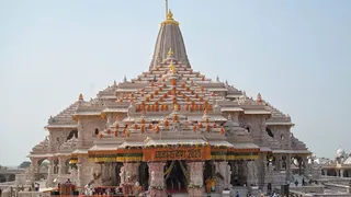 अयोध्या में श्री राम मंदिर का सामने से दृश्य, जहां दान-पात्र चोरी मामले और RSS प्रतिक्रिया से जुड़ी Hindi Bharat Hindu Dharma खबर संदर्भित है।
